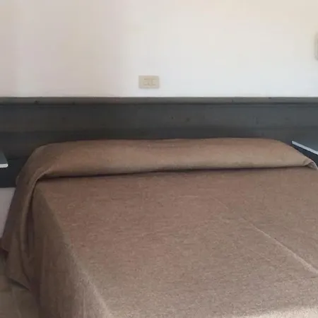 Apartment 4 Bedroom Awesome In *